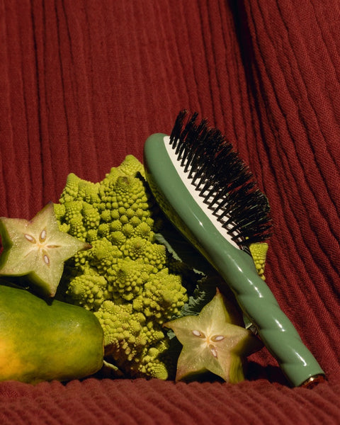 Brosses à cheveux poils de sanglier : le remède idéal anti-chute