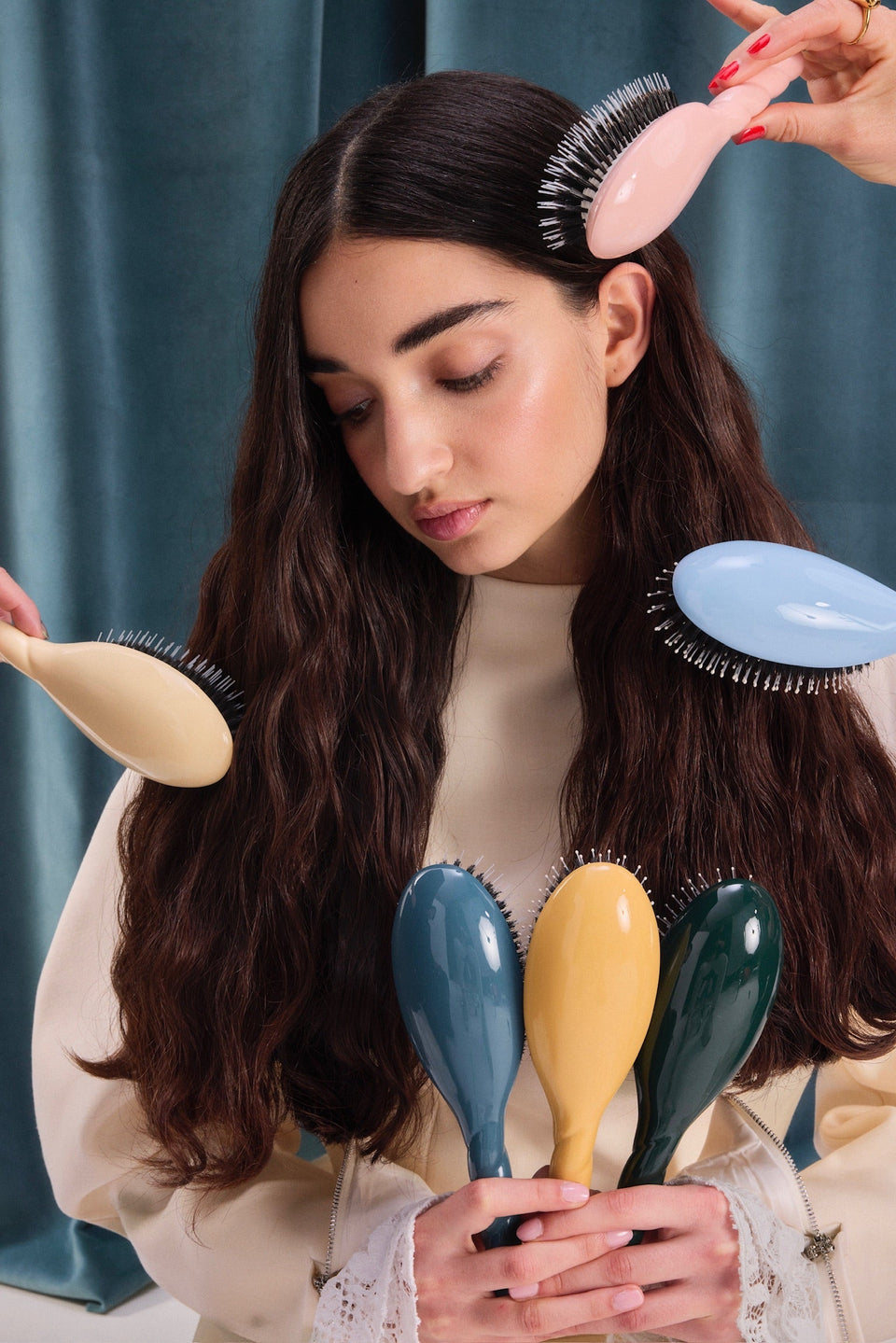 Quelle brosse à cheveux choisir pour éviter la casse ?