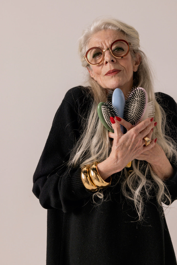 Apprendre à aimer ses cheveux : une clé pour s’accepter pleinement