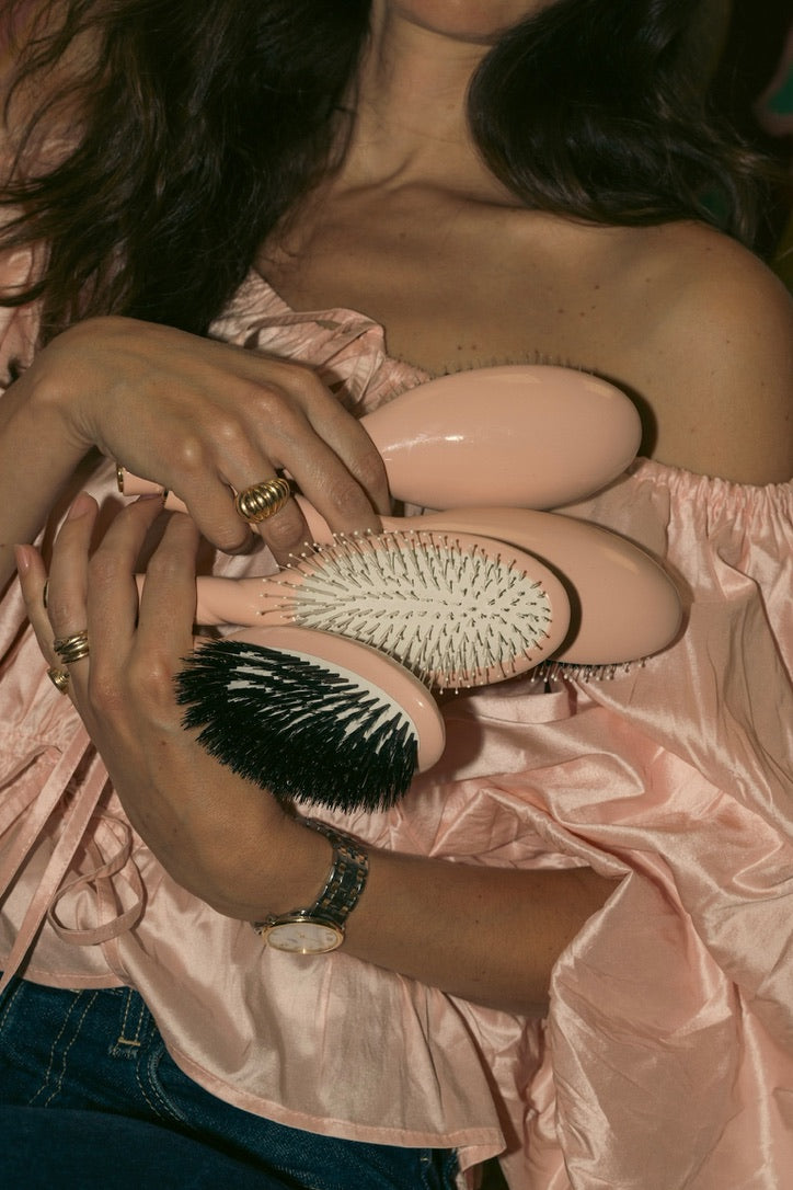 Comment le brossage de cheveux favorise-t-il le bien-être ?