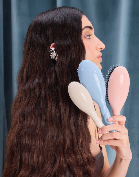 Choisir la bonne brosse à cheveux : petite ou grande, quelle est la meilleure option ?