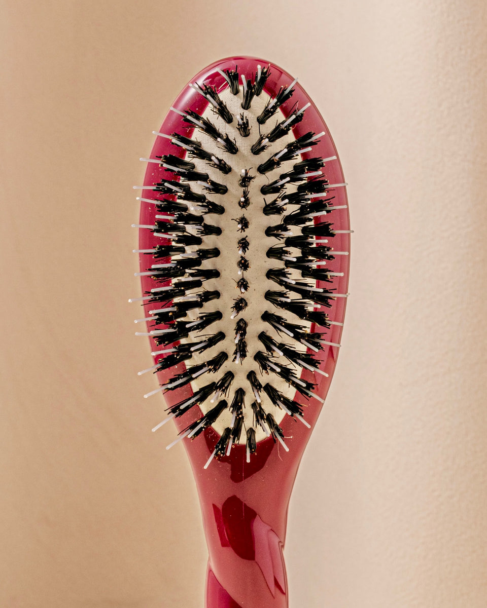 N.02 The Small Care & Detangling HairBrush The Essential Cherry Red