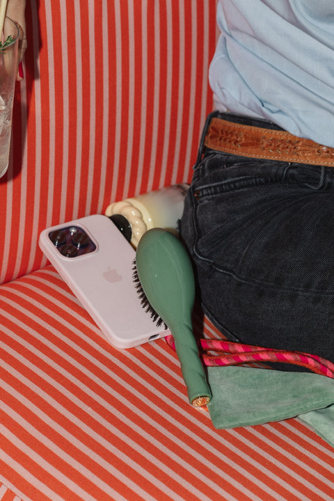 N.01 The Shine & Care Hair Brush The Universal Almond Green - Image 2