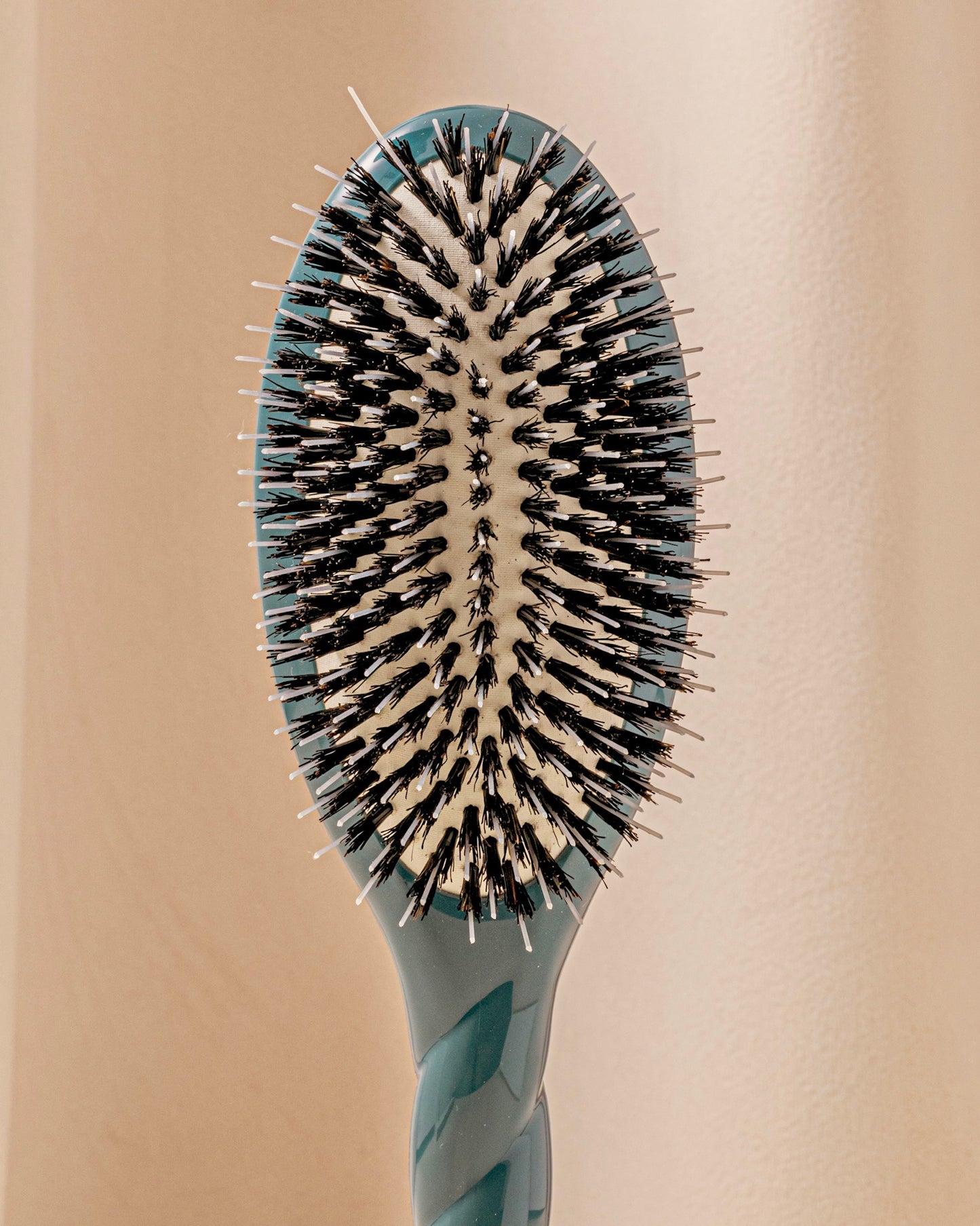 Trio: La Bonne Brosse, its Comb and its Ink Blue Pouch