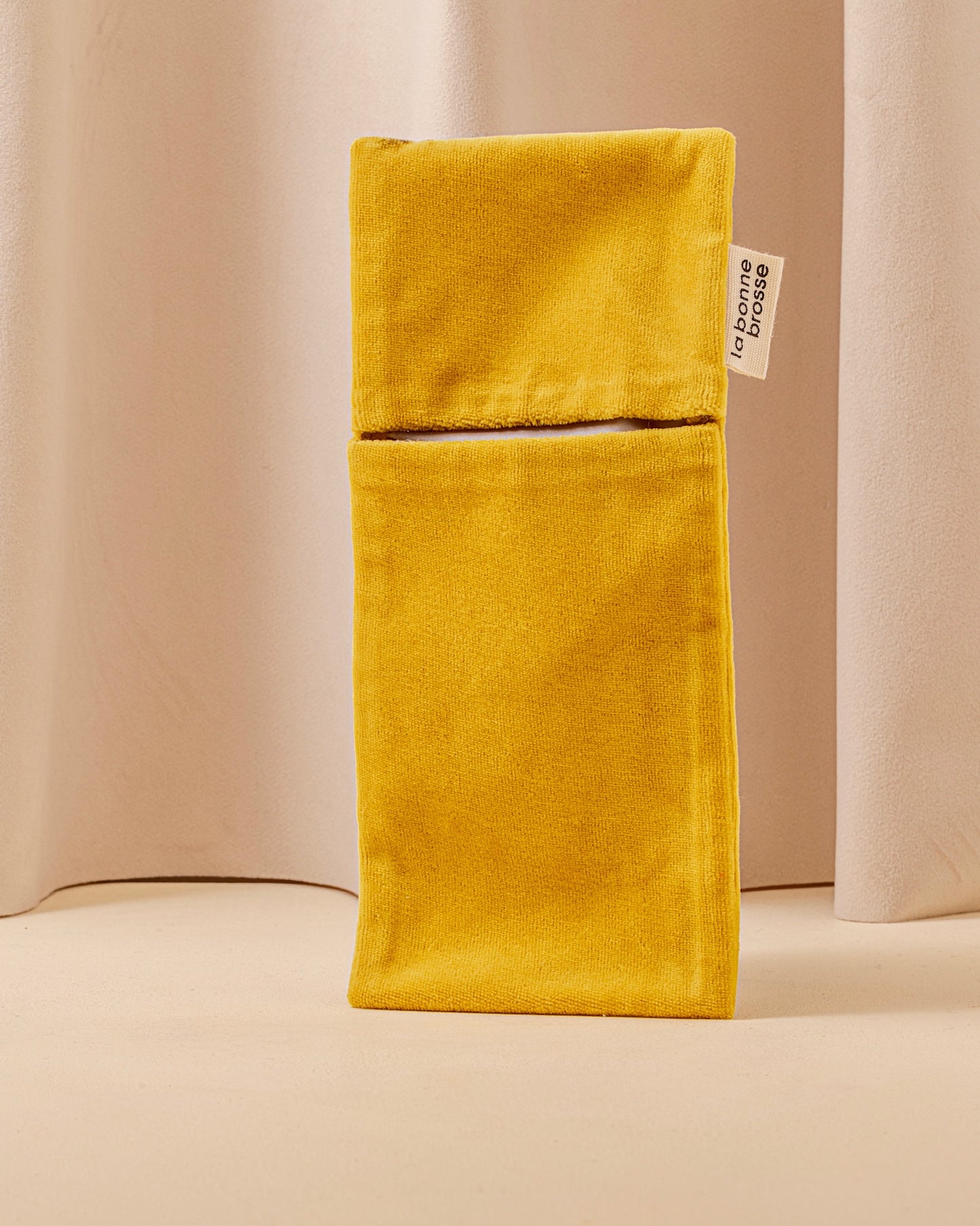 La Pochette "Petite Brosse" Jaune Safran