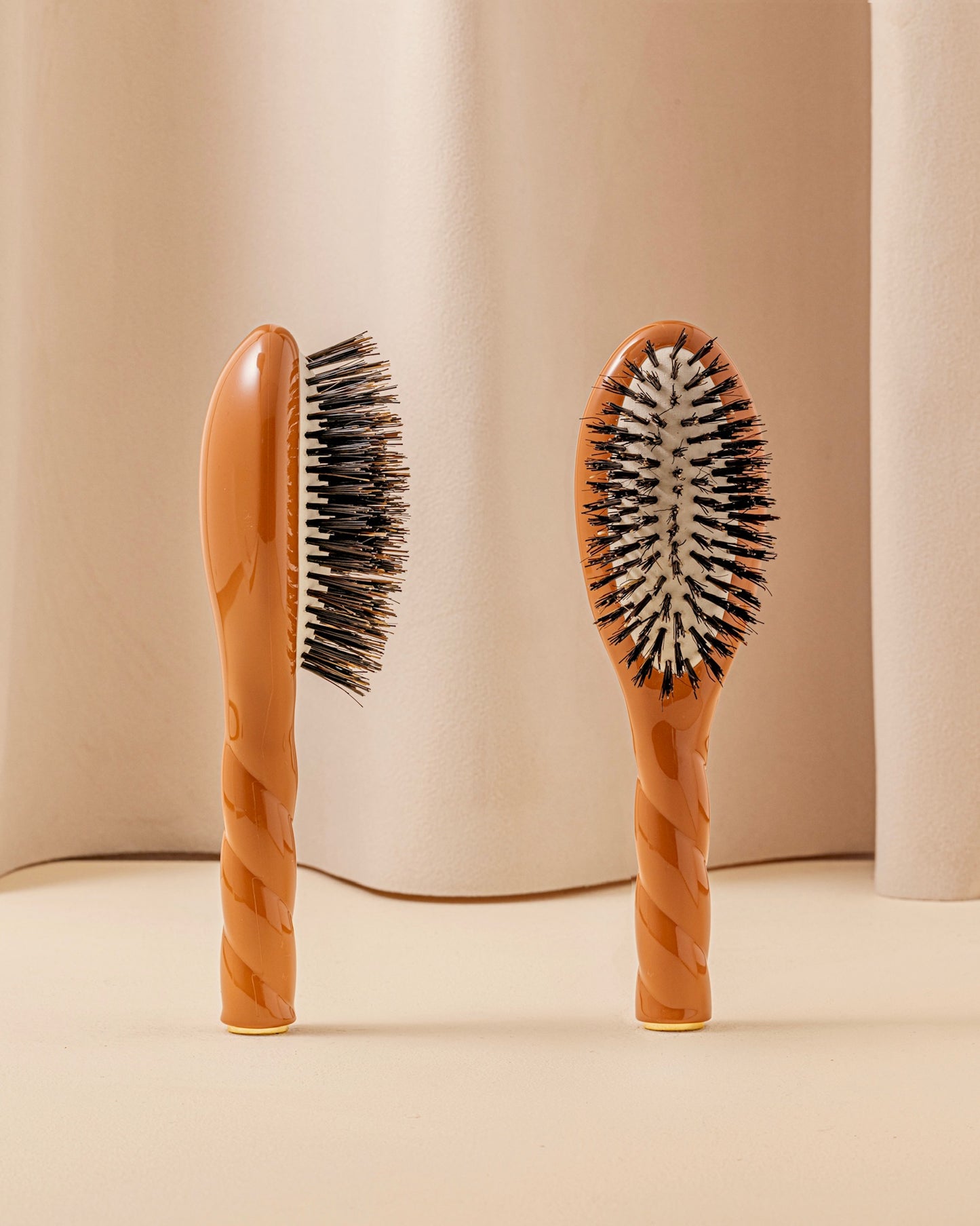 N.01 The Small Shine & Care Hair Brush THE UNIVERSAL Terracotta