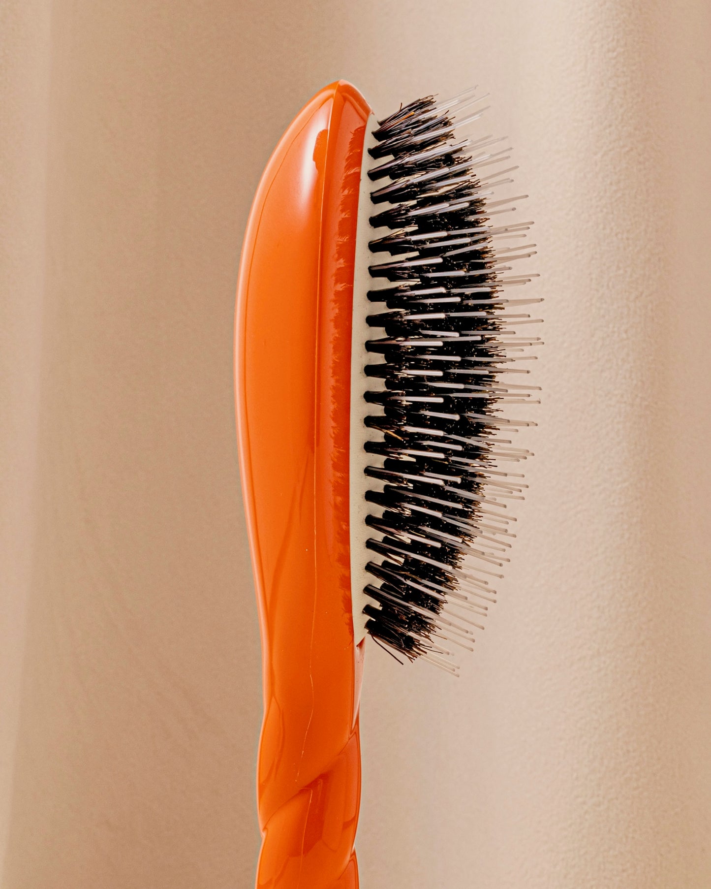 Édition Limitée N.02 La Brosse Démêlante & Soin l'Indispensable Orange Seventies