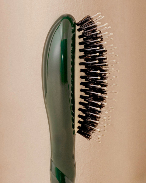 N.03 The Small Gentle Scalp Care The Essential Softness Brush Emerald Green - Image 3