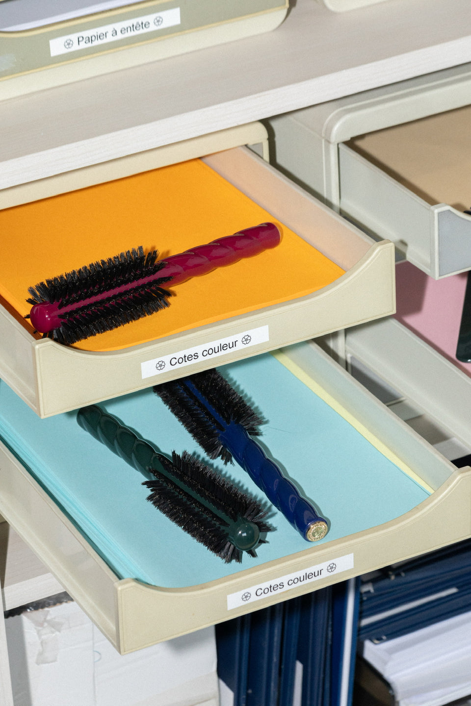 N.05 La Spazzola Rotonda Brushing Volume & Stile Blu Mirtillo