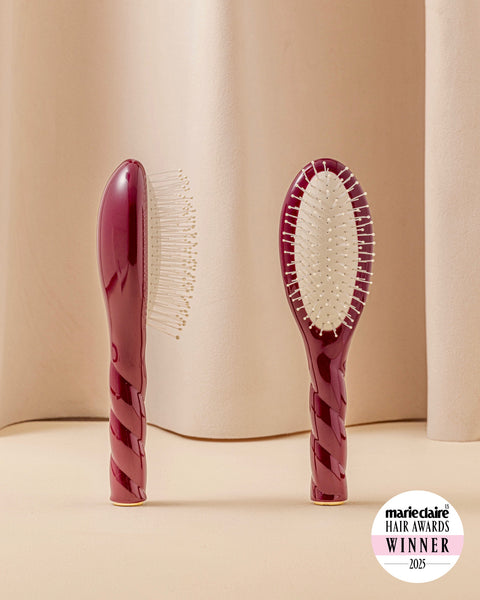 N.04 The Small Massaging Detangling HairBrush The Miracle Cherry Red  - Image 1