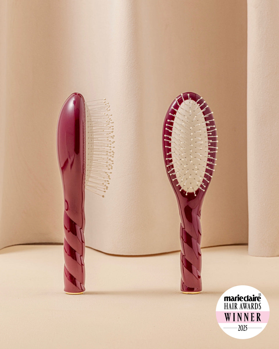 N.04 La Piccola Il Miracolo Districante e Vegan Spazzola Rosso Ciliegia