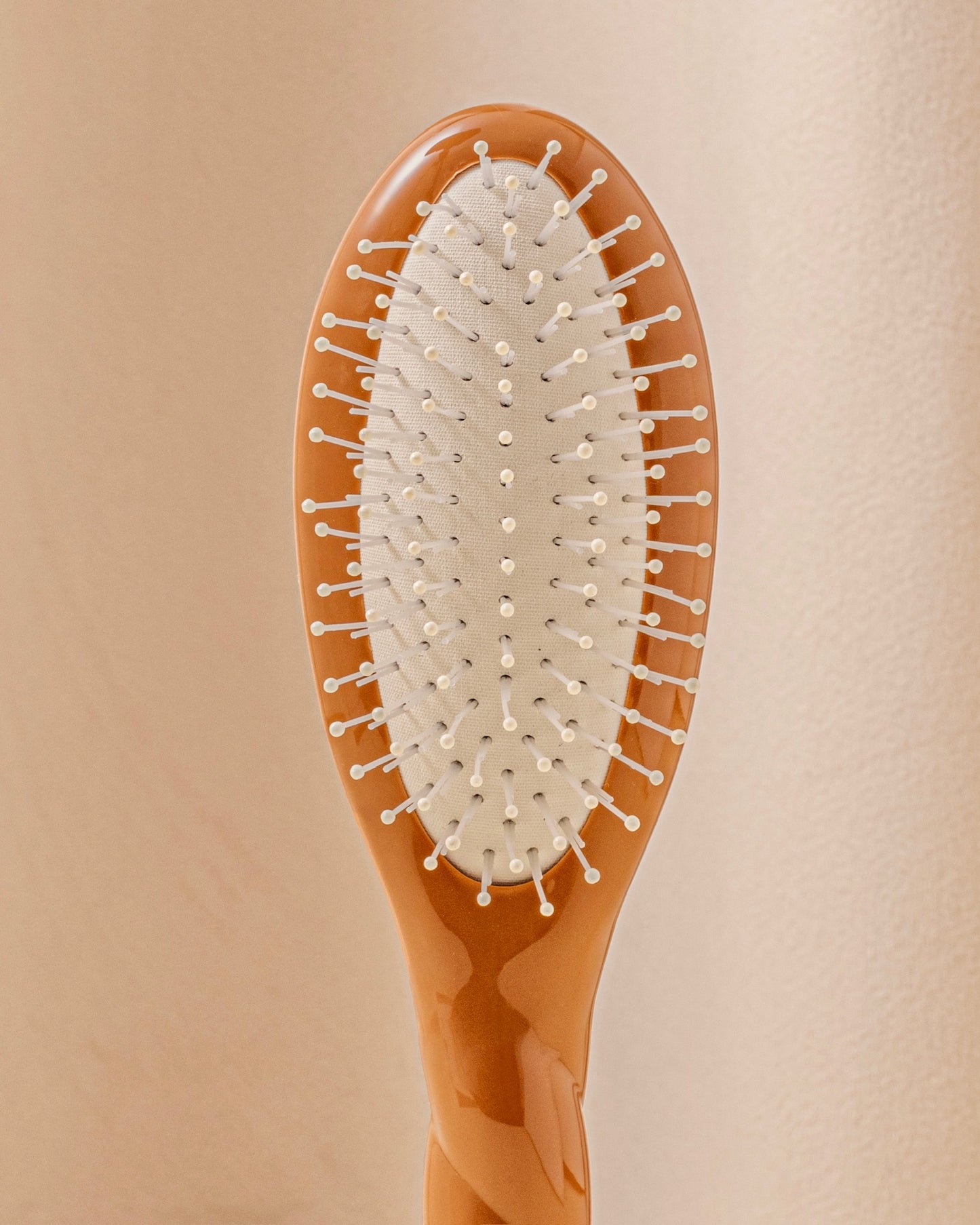 N.04 La Petite Brosse Démêlante & Massante La Miracle