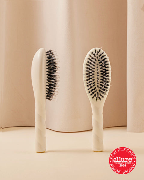 N.02 The Small Care & Detangling HairBrush The Essential Creamy White - Image 1
