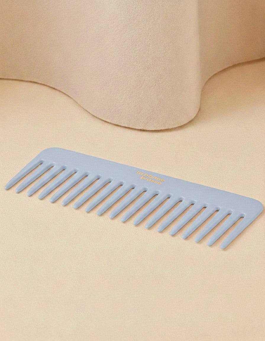 Le Peigne Large Démêlant en Acétate Bleu Ciel