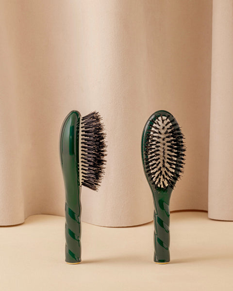 N.01 La Petite Brosse Brillance & Soin l’Universelle Vert Emeraude - Image 1