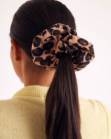 Balzac Paris x La Bonne Brosse The Large Leopard Scrunchie