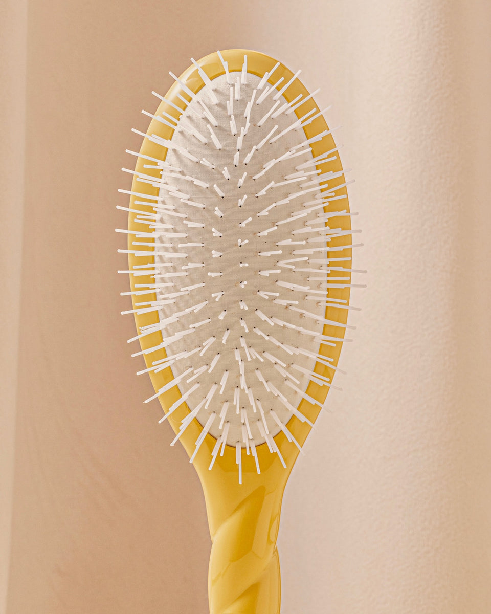 Trio : La Bonne Brosse, son Peigne et sa Pochette Jaune Safran