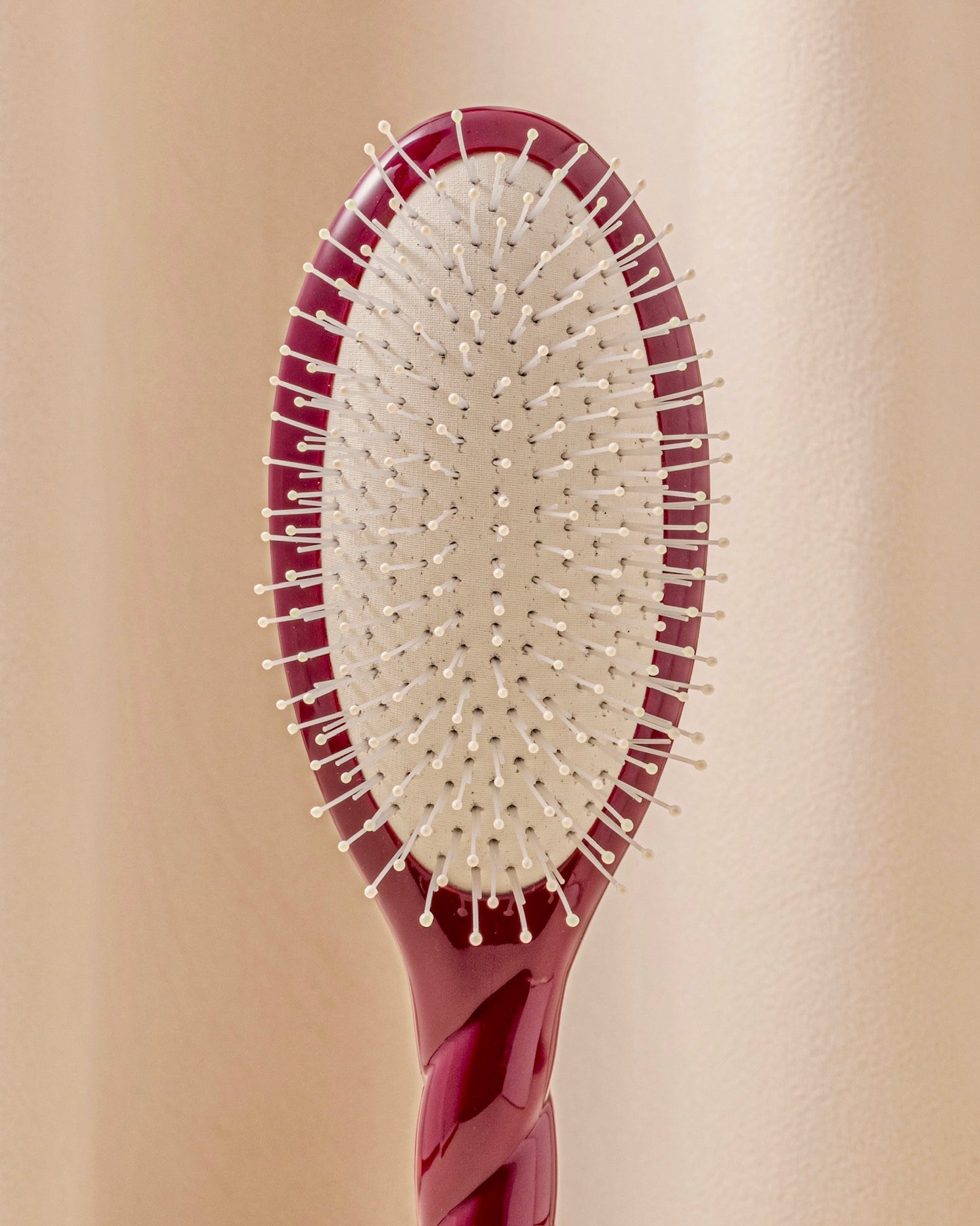 Duo : La Bonne Brosse et sa Pochette Rouge Cerise