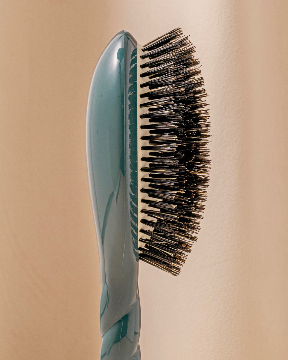 N.01 The Shine & Care Hairbrush The Universal Blue