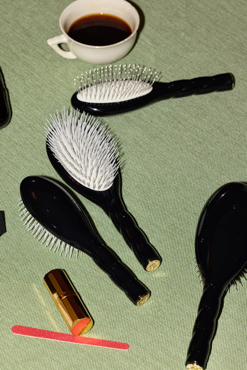 Black Edition N.07 El Cepillo Desenredante y Estimulante El Intenso - Image 2