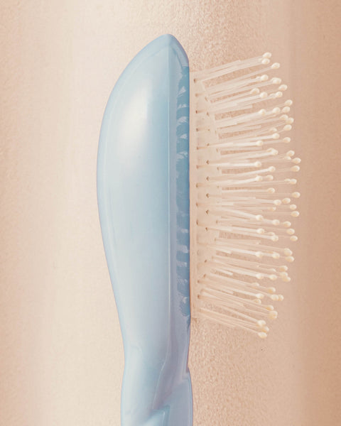 N.04 The Micro Massaging Detangling HairBrush The Miracle Light Blue - Image 3