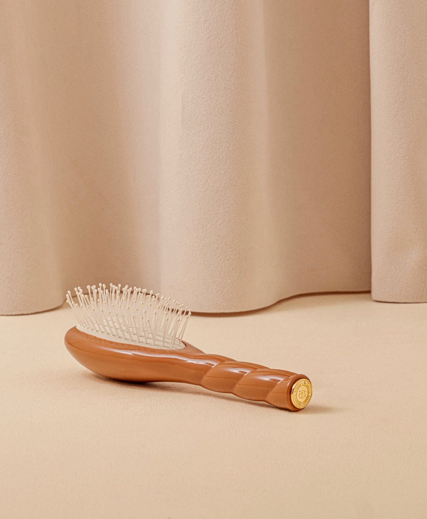 N.04 Kleine Haarbürste Entwirrend und Massierend Die Wunder Terracotta