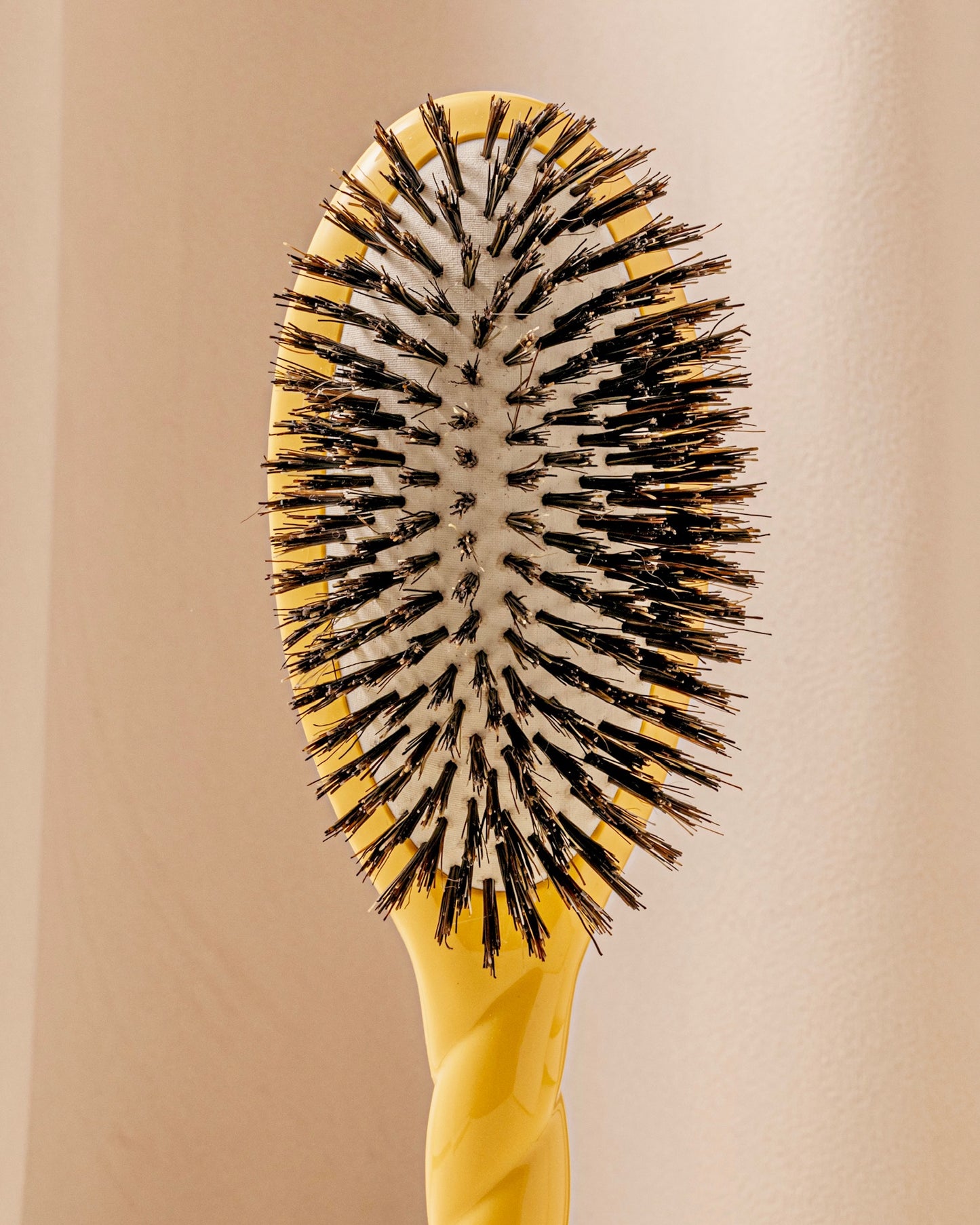 N.01 The Shine & Care Hair Brush THE UNIVERSAL Saffron Yellow