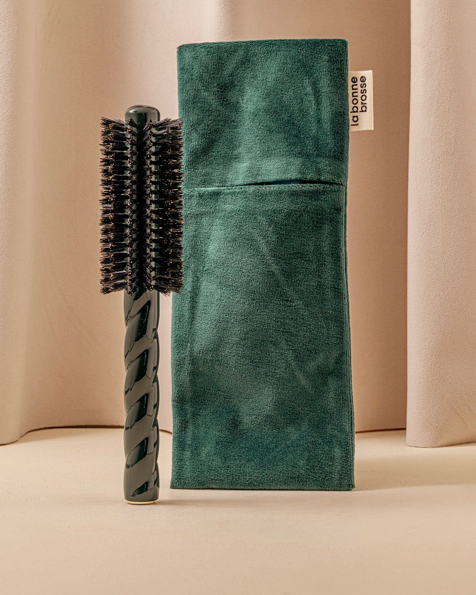 La Pochette "Brosse Ronde" Vert Émeraude