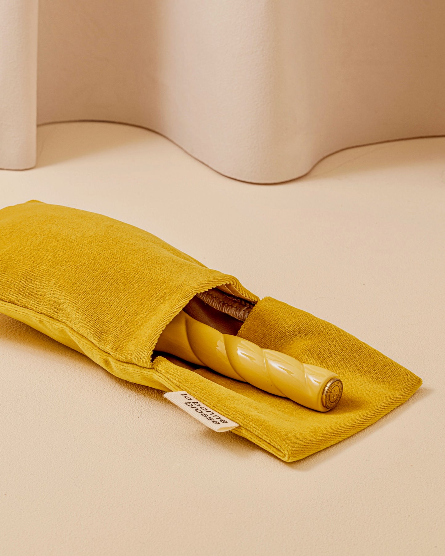 N.04 La Brosse Démêlante & Massante La Miracle Jaune Safran