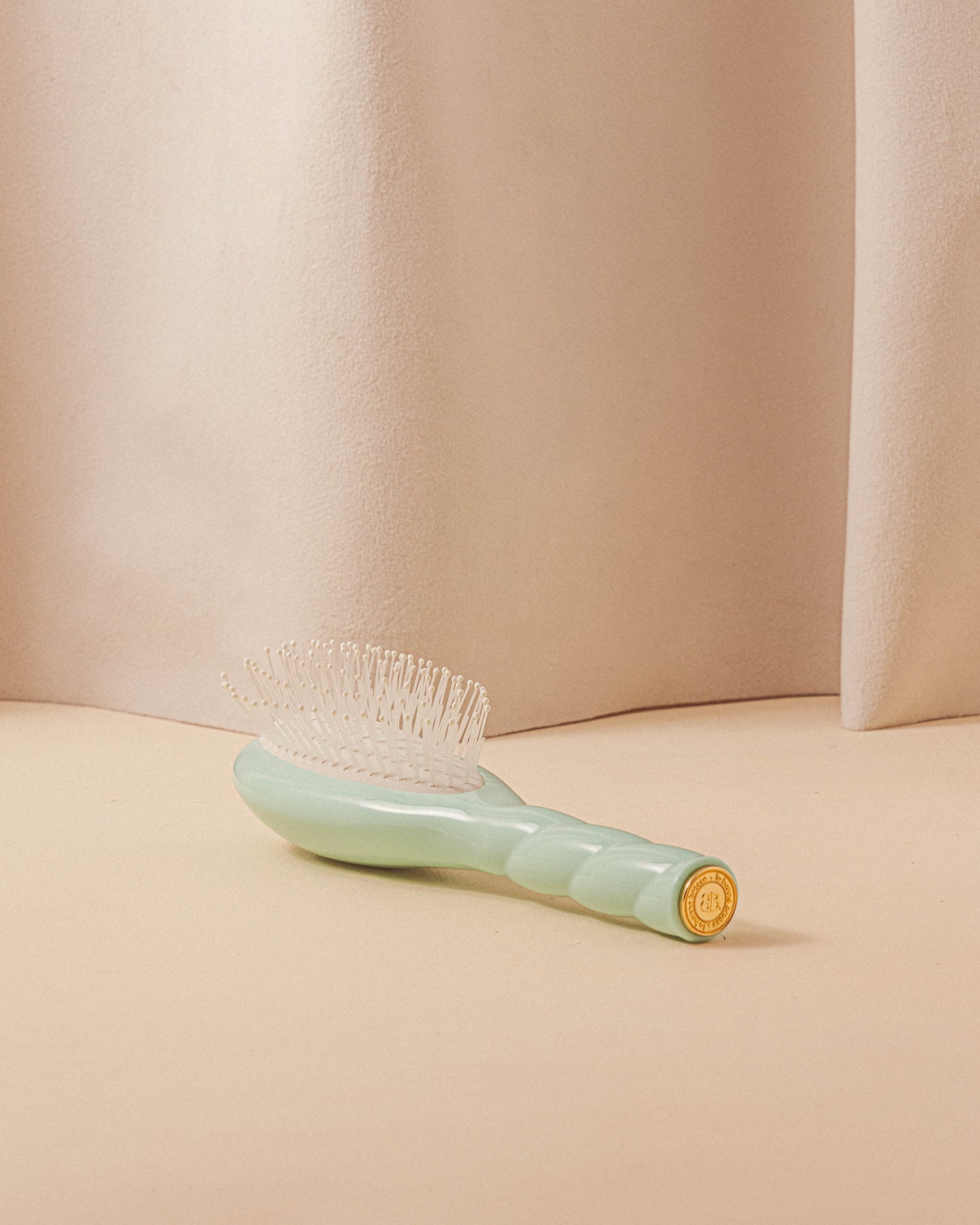 Limited Edition N.04 The Small Massaging Detangling Hairbrush The Miracle Lagoon Blue