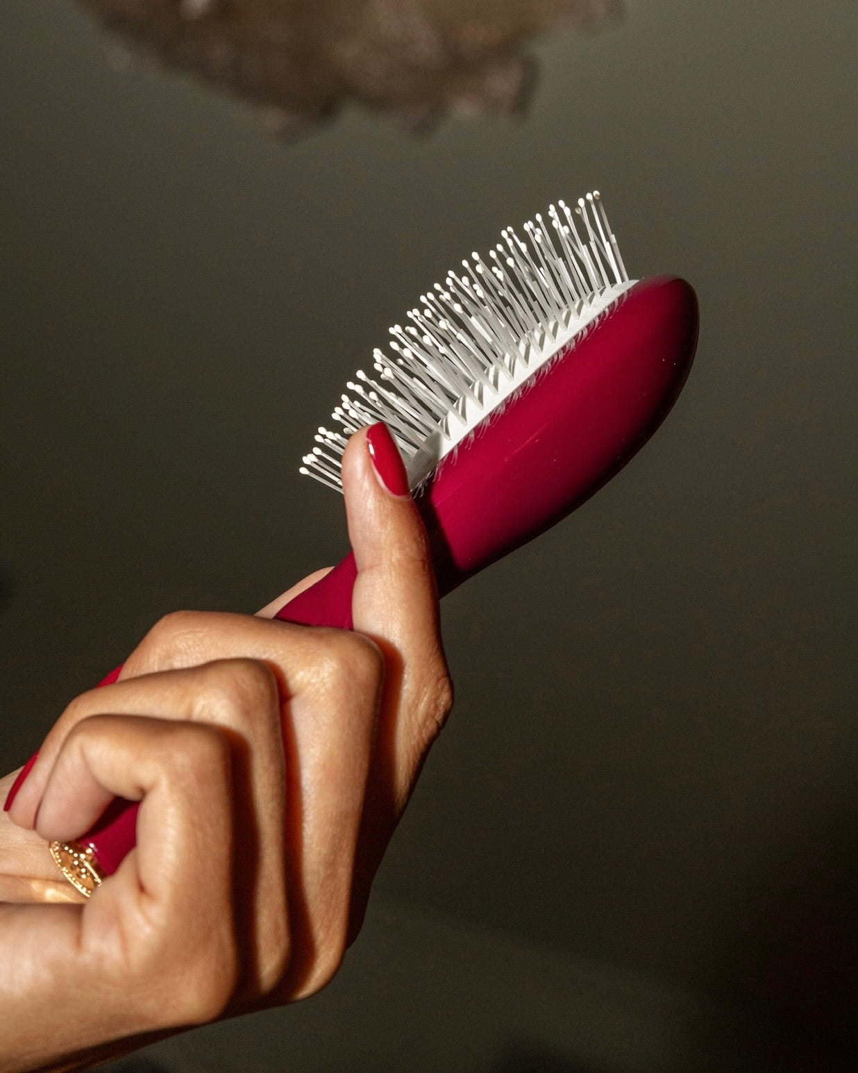 N.04 The Massaging Detangling Hair Brush THE MIRACLE Cherry Red