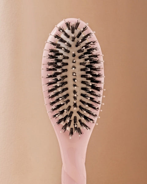 N.03 The Small Gentle Scalp Care HairBrush The Essential Softness Lilac Pink
- Image 3