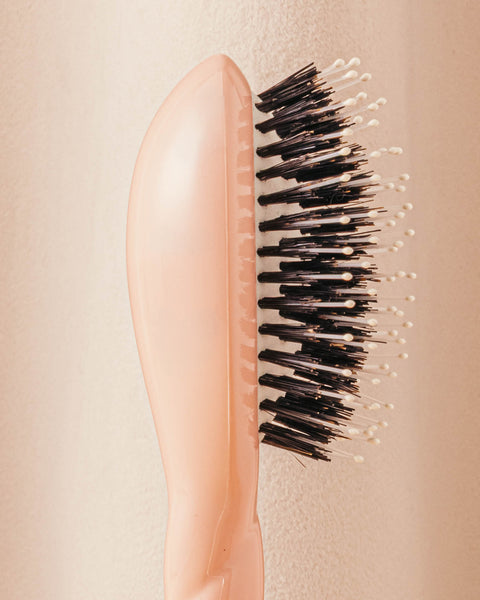 N.03 The Micro Gentle Scalp Care HairBrush The Essential Softness Powder Pink - Image 3