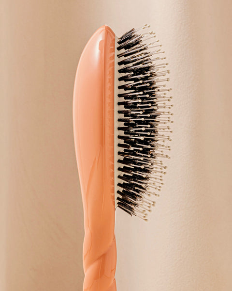 N.03 The Gentle Scalp Care HairBrush The Essential Softness Coral - Image 3