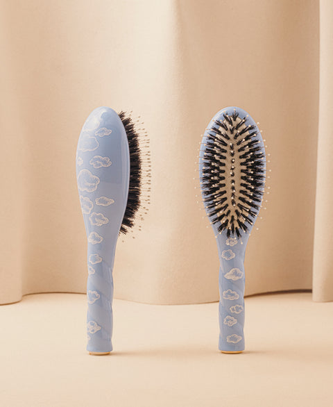 Édition Limitée Nuage N.03 La Petite Brosse Cuir Chevelu Sensible l'Indispensable Douceur - Image 1