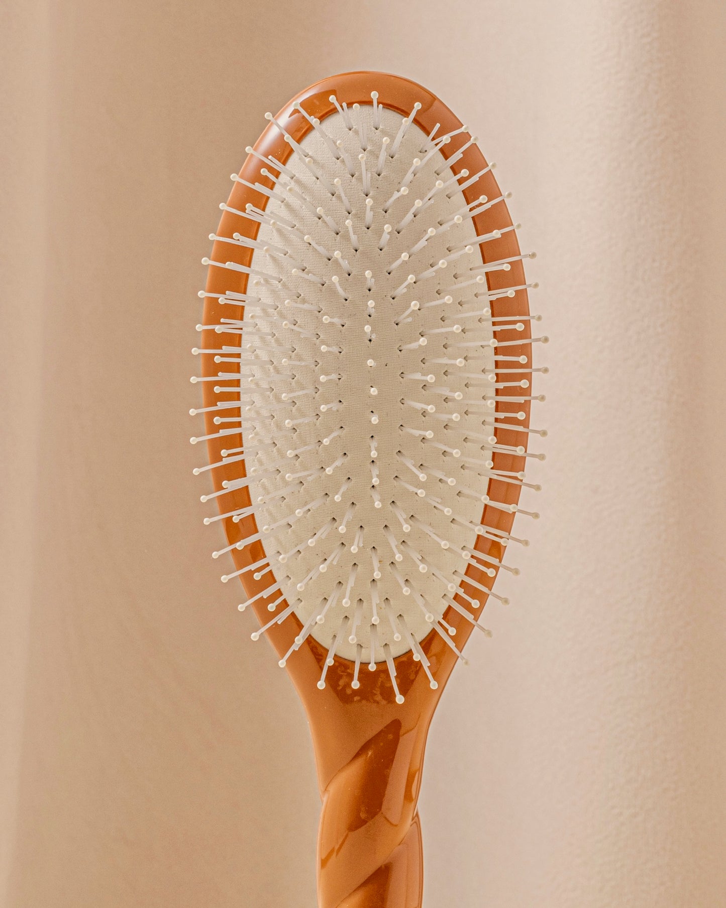 N.04 La Brosse Démêlante & Massante La Miracle Terracotta