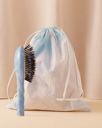 Duo : La Petite Brosse Salty Gelato Bleu et son Pochon - Image 1