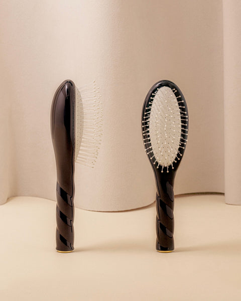 Black Édition N.04 La Petite Brosse Démêlante & Massante La Miracle - Image 1