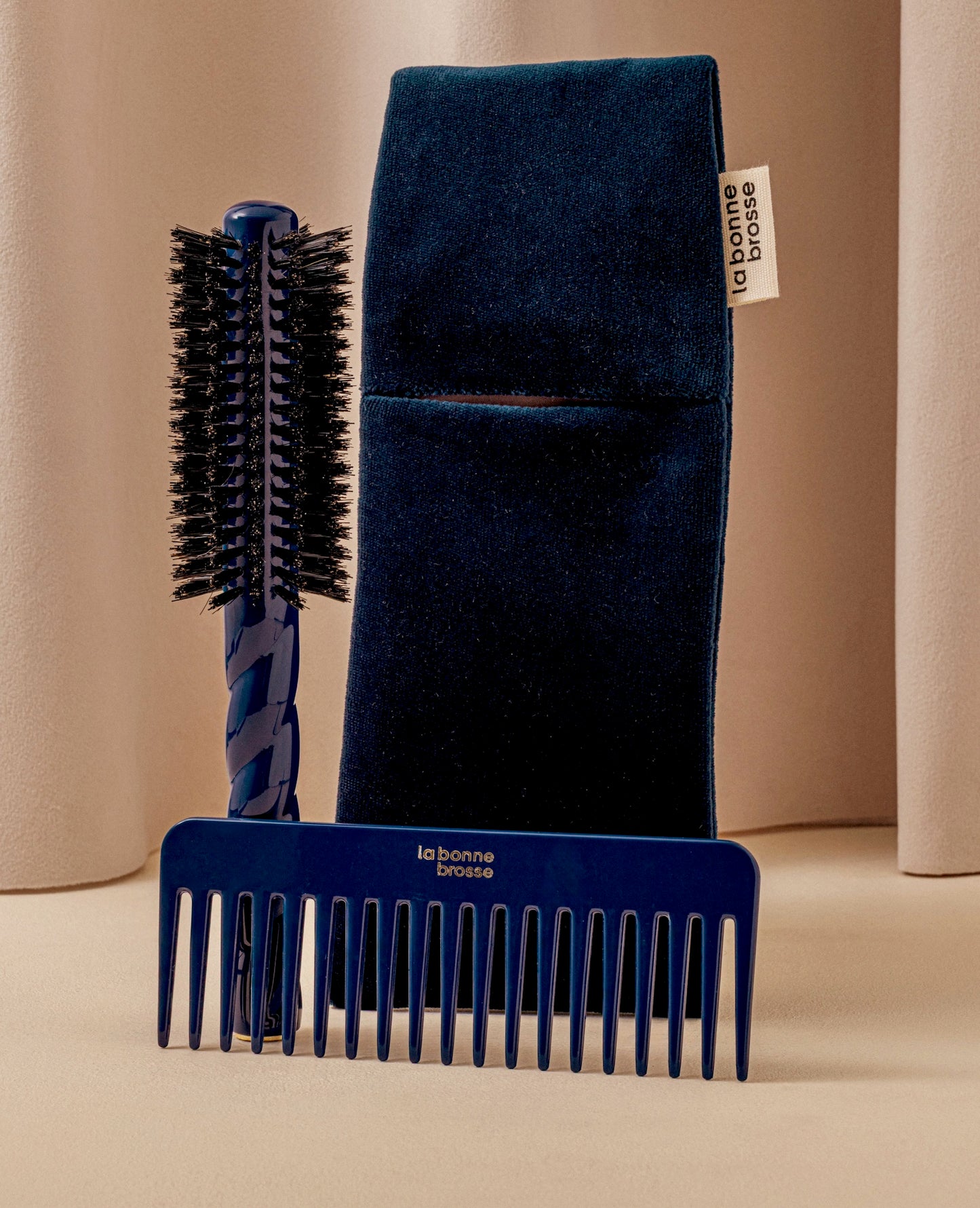 'Hair Brush’ Round Pouch Blueberry