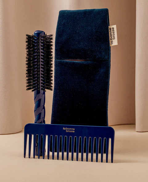 La Pochette "Brosse Ronde" Bleu Myrtille - Image 1
