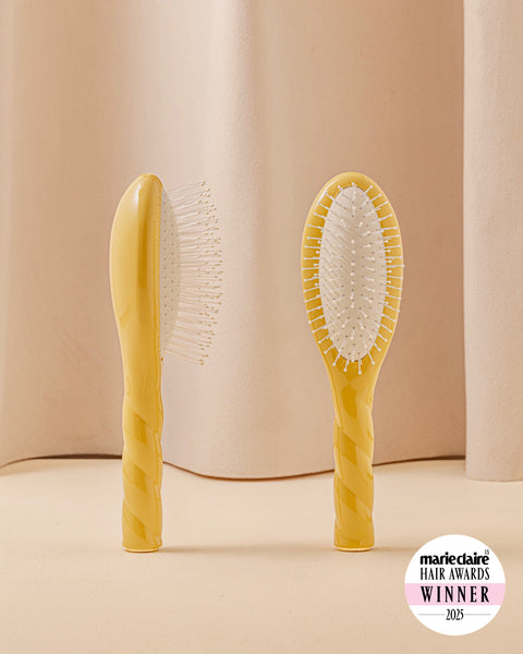 N.04 La Petite Brosse Démêlante & Massante La Miracle Jaune Safran - Image 1