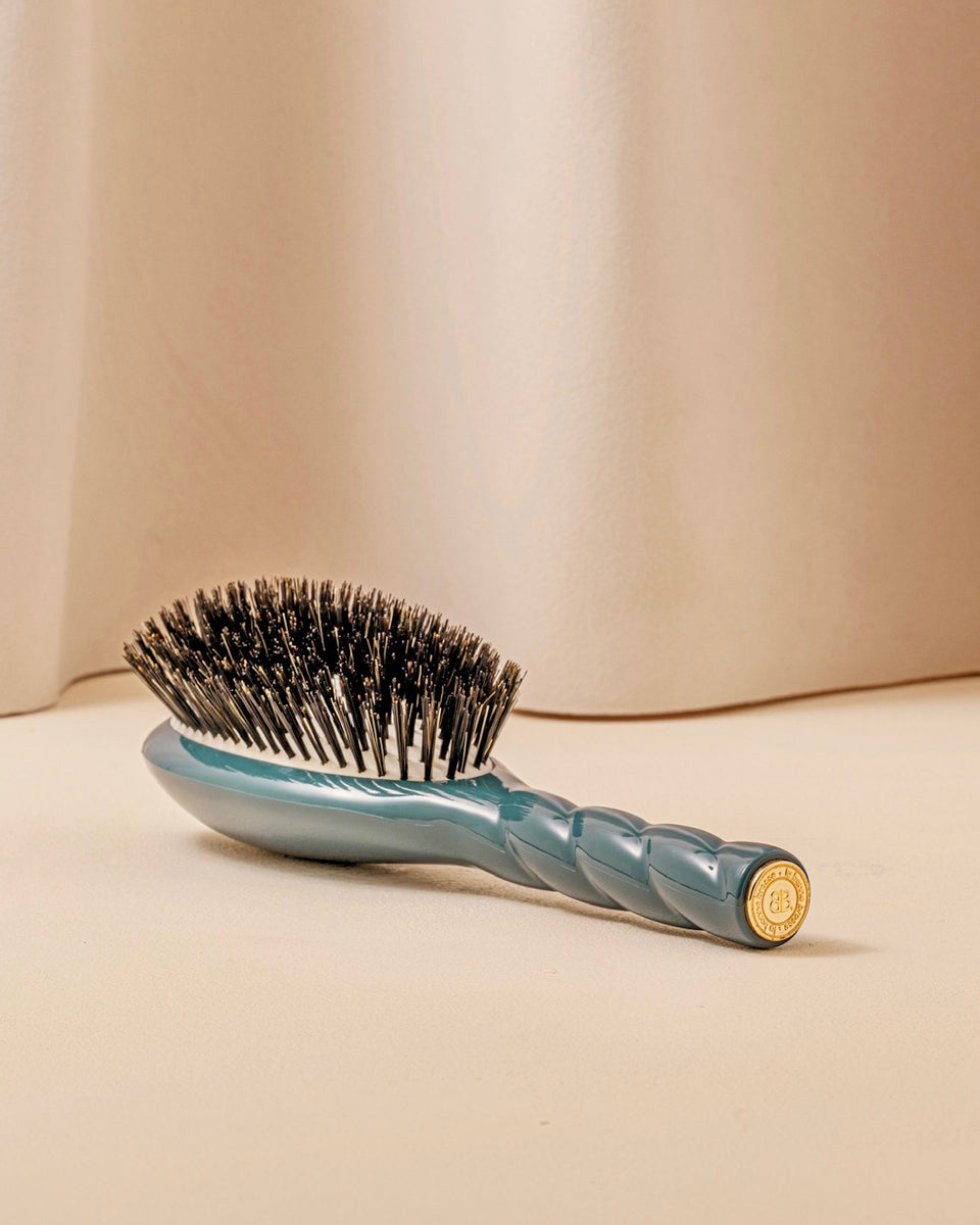 N.01 The Shine & Care Hairbrush The Universal Blue