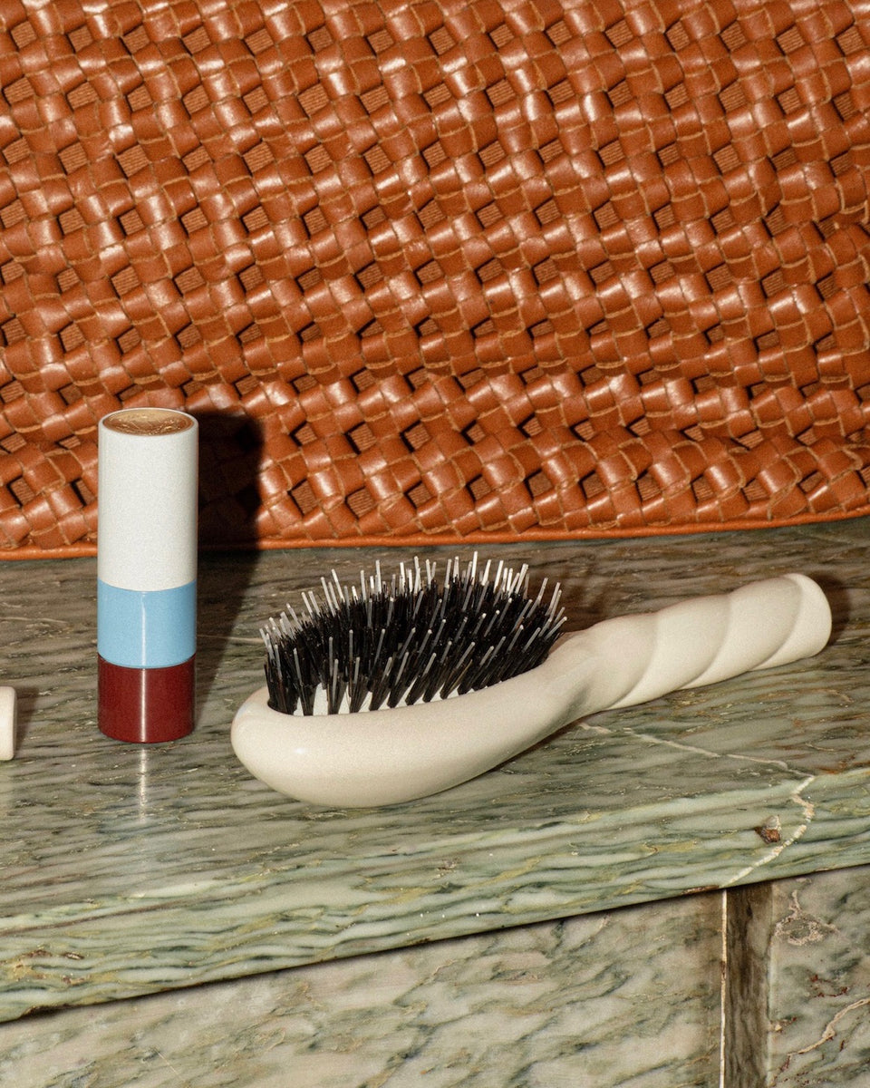 N.02 The Small Care & Detangling HairBrush The Essential Creamy White