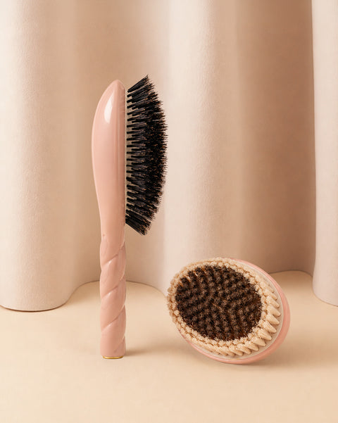 Talm x La Bonne Brosse Duo : N.01 La Brosse Corps Peaux Sensibles et sa Bonne Brosse Rose Poudré - Image 1
