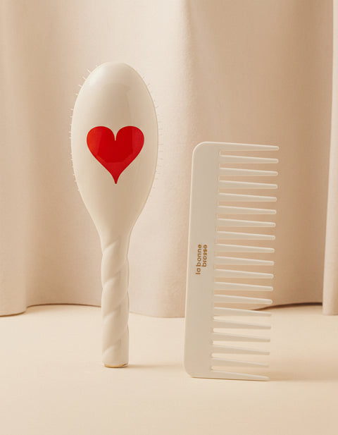 Duo: La Bonne Brosse and its Limited Edition Queen of Hearts Comb - Image 1
