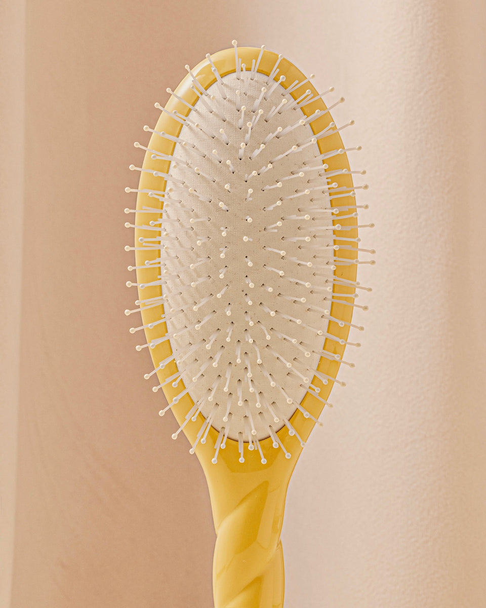 Trio : La Bonne Brosse, son Peigne et sa Pochette Jaune Safran