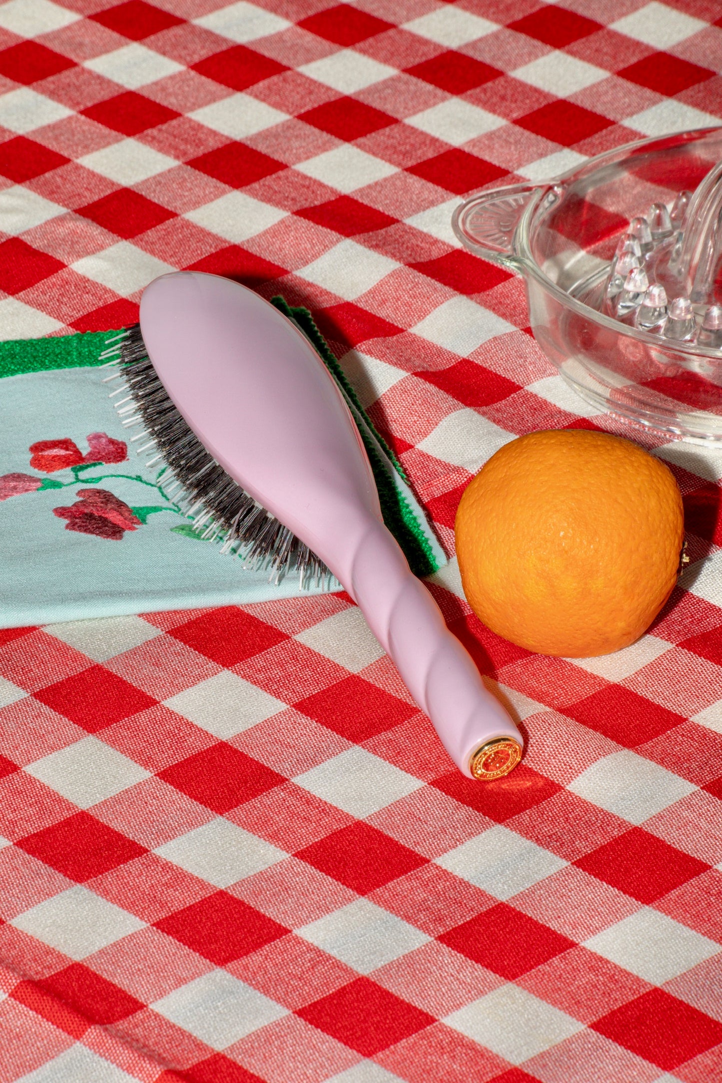 N.02 The Care & Detangling Hair Brush THE ESSENTIAL Pink
