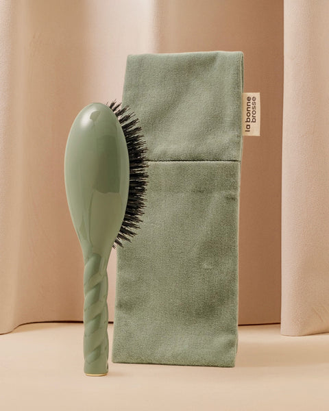 Duo : La Bonne Brosse et sa Pochette Vert Amande - Image 1