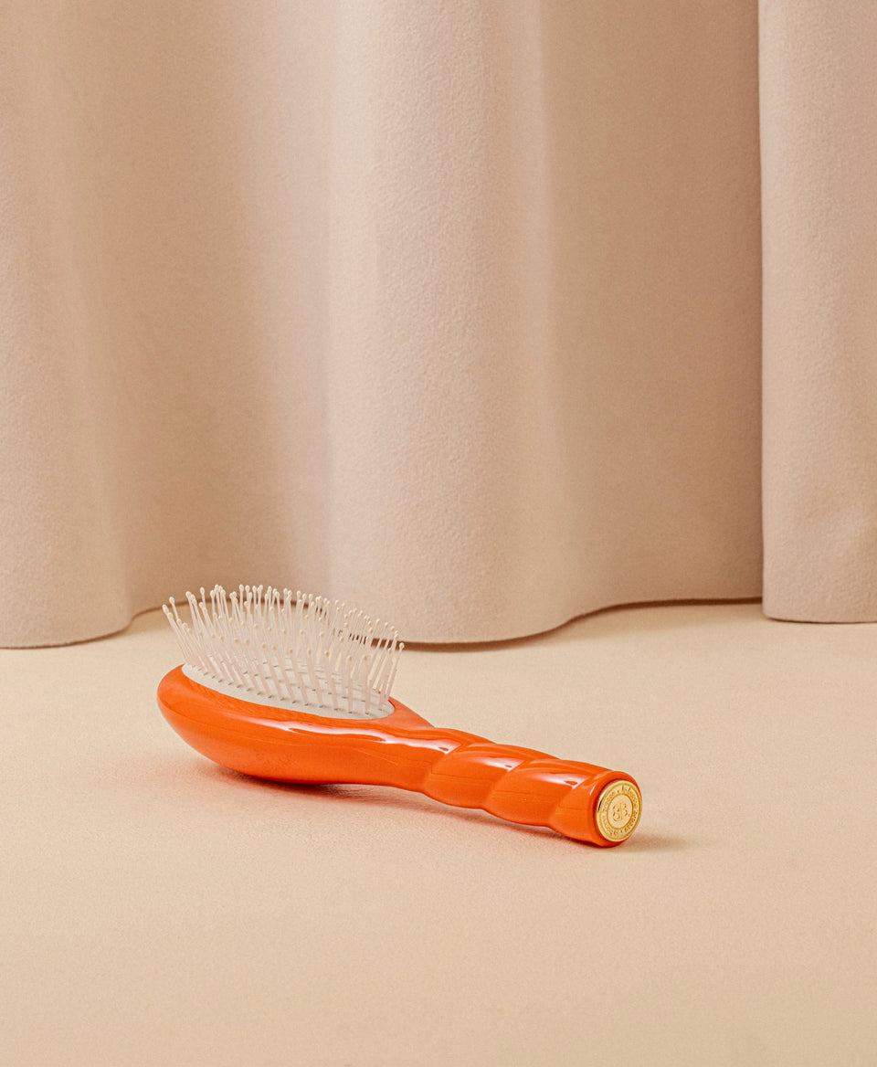 Limited Edition N.04 The Small Detangling & Massaging Brush La Miracle Orange Seventies