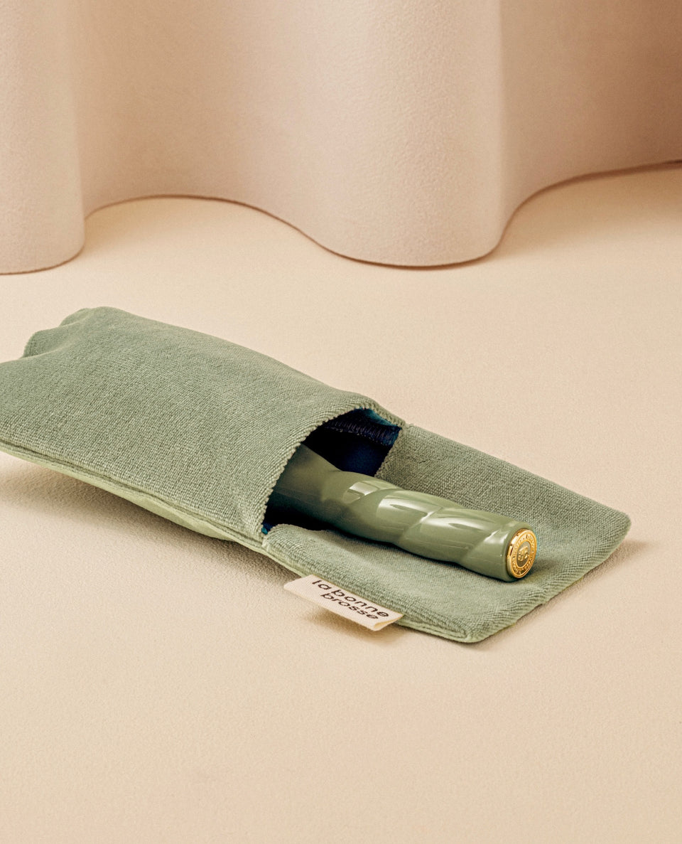 La Pochette “Spazzola Piccola” Verde Mandorla